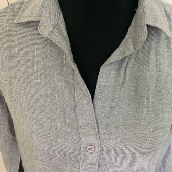 NWT Chelsea & Violet Shimmery Gray Top XS - Picture 4 of 6